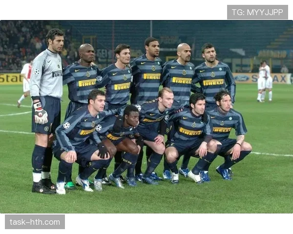 阿贾克斯球员闪耀赛场，强势表现助球队重返巅峰，赛季前景令人期待