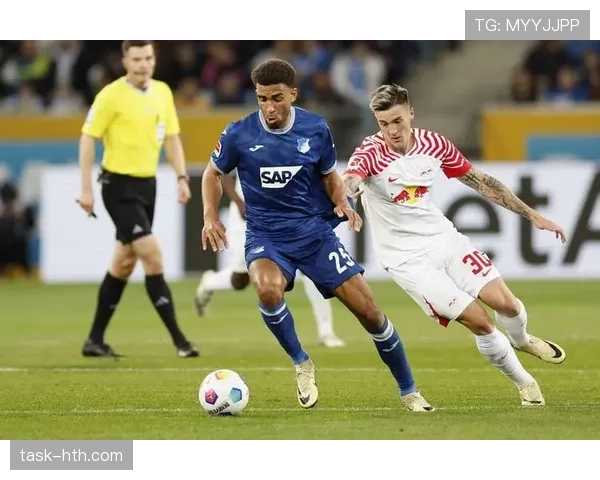 阿克本赛季防守数据表现稳健,抢断与拦截效率持续提升 阿克本赛季防守数据表现稳健,抢断与拦截效率持续提升