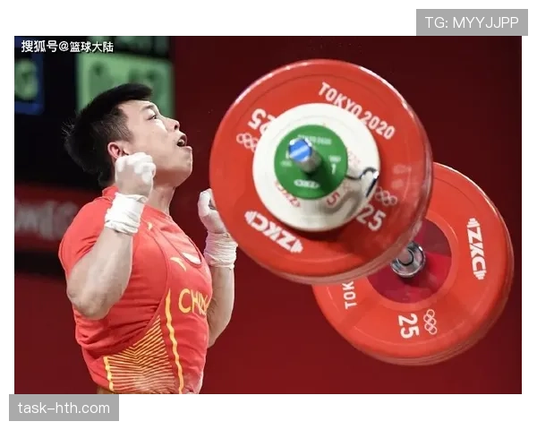 谌利军家里冰箱贴满训练计划，老婆说他连吃块西瓜都要称重